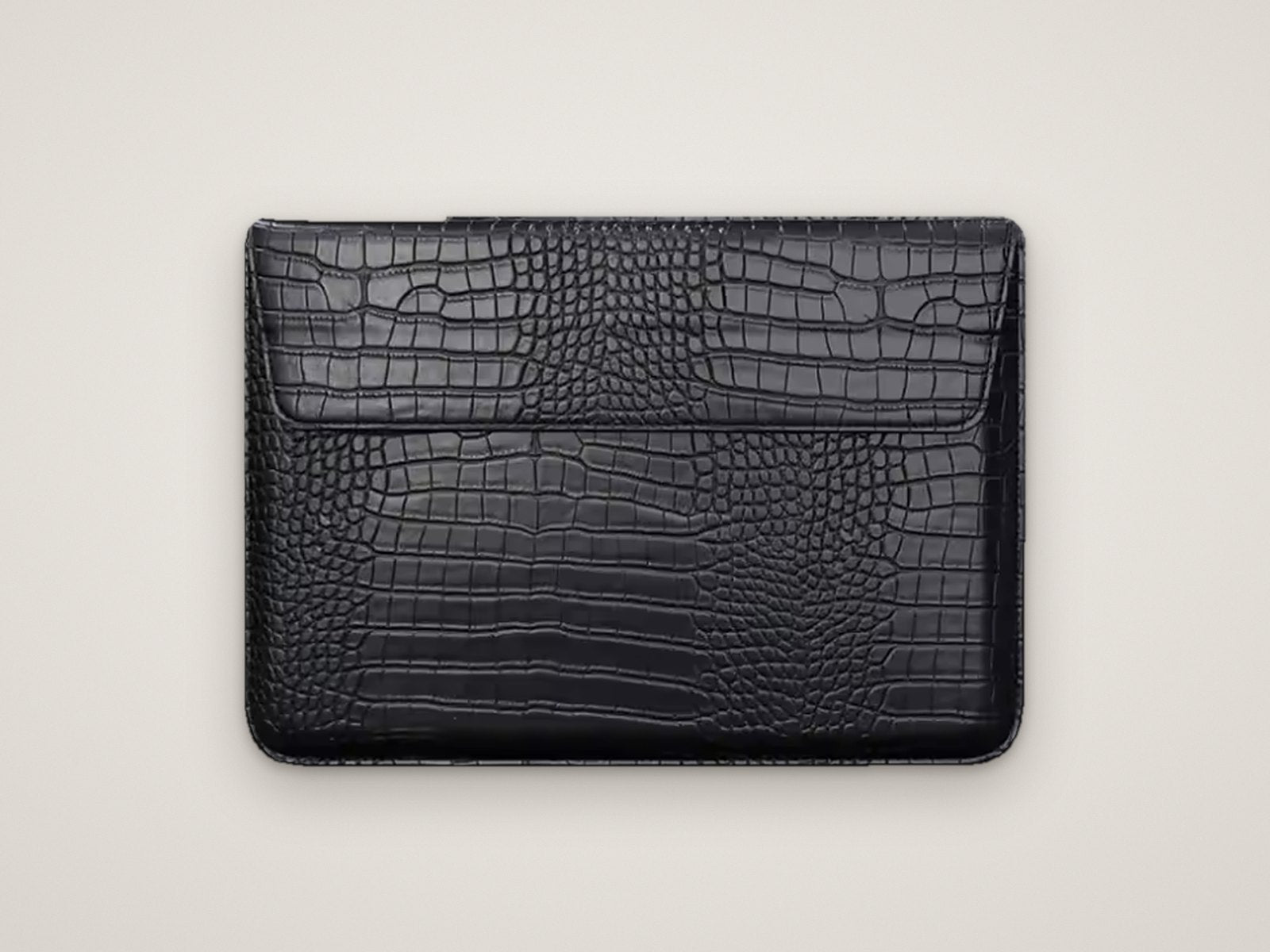 L’Enveloppe – Croc-Embossed MacBook Sleeve 13″–14.2″ – Noir